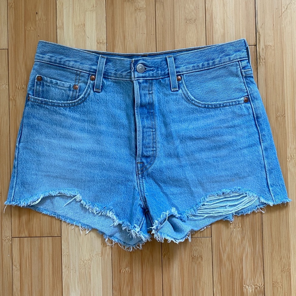 LEVI’S 501 JEAN SHORTS SZ 29